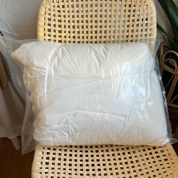 NEW Utopia Bedding White Throw Pillow Insert 20” x 20” – 100% Polyester Fill - Picture 5 of 6